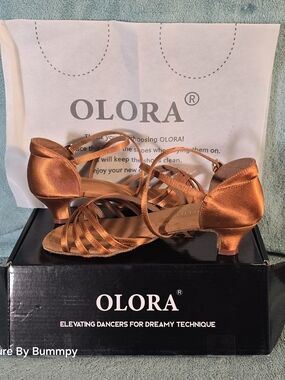 Olora Latin dance shoes designed for ballroom styles like salsa, tango, Ect.